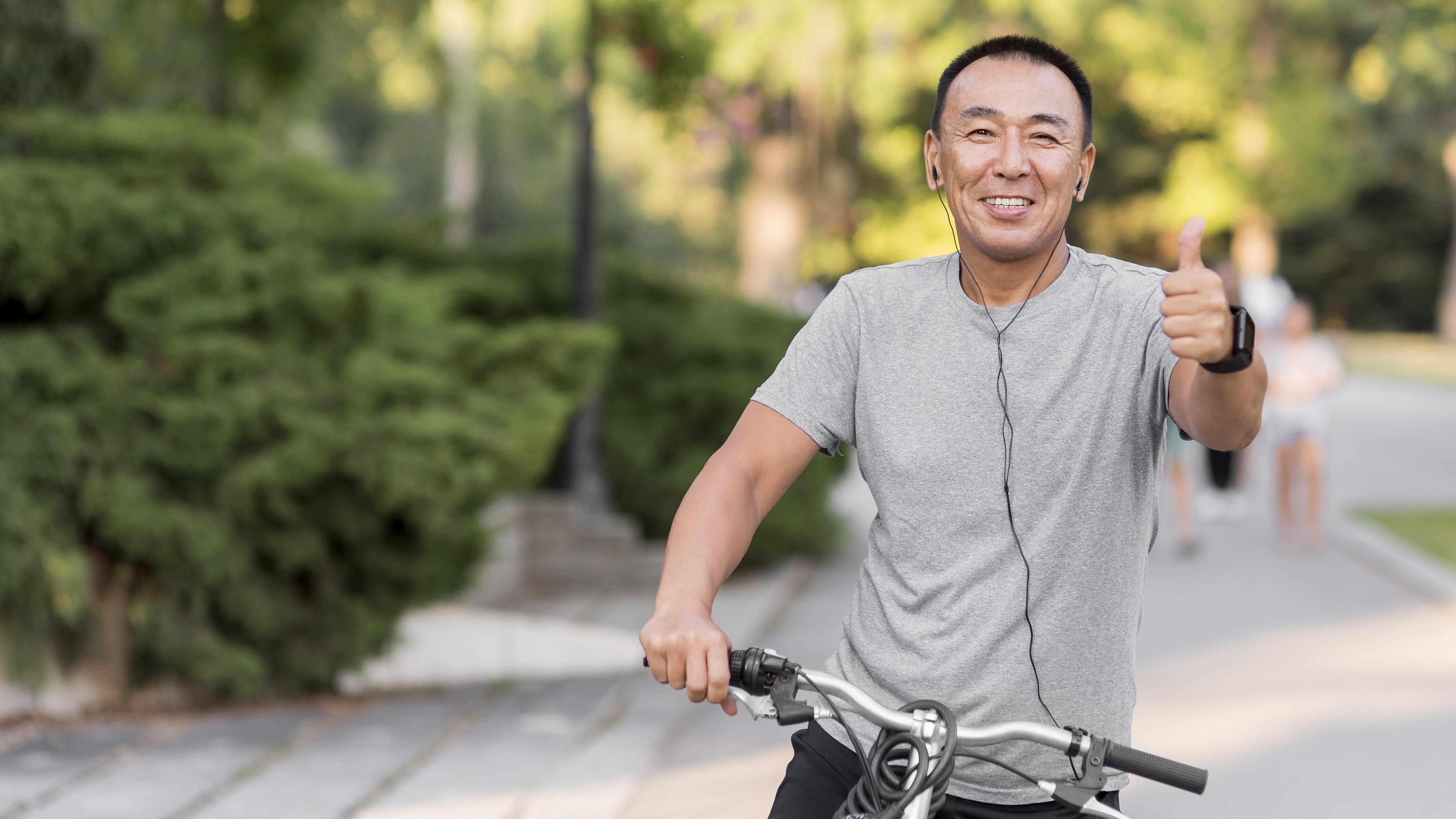medium-shot-man-with-bicycle.jpg